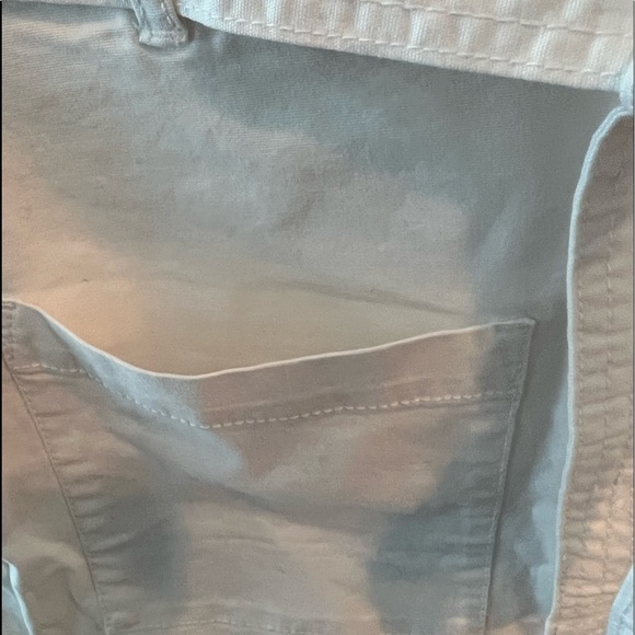 Ann Taylor Belted Skirt NWT 
Size:2 - Picture 4 of 11